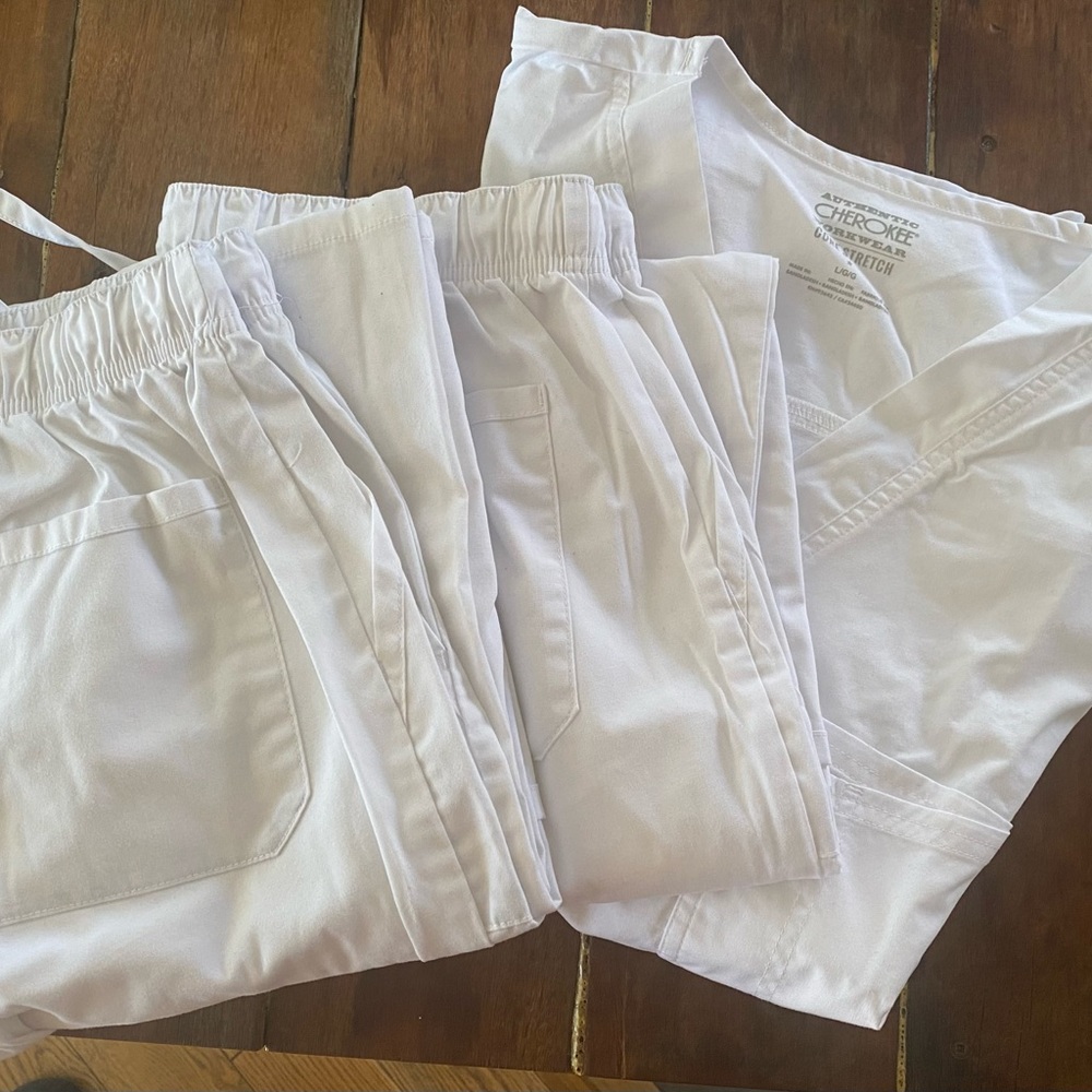 Cherokee Men’s White Scrubs (Set of 1 L Top + 2 M-Tall Bottoms)